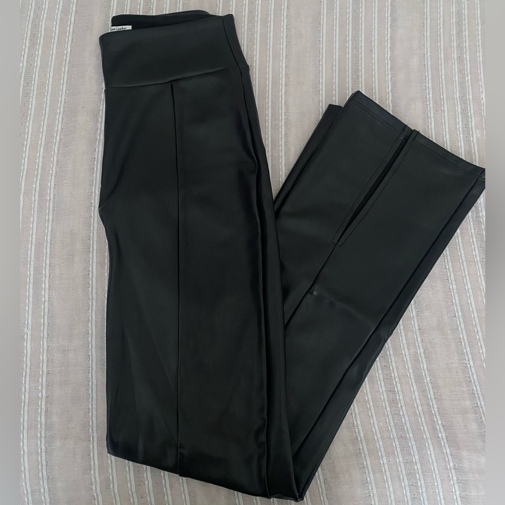 Abercrombie Vegan Leather Split-Hem
Flare Leggings